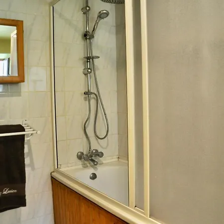 לינה וארוחת בוקר Chez Lucien Trébas