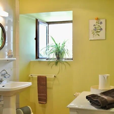 לינה וארוחת בוקר Chez Lucien Trébas