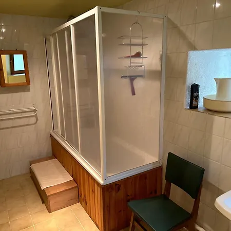 Chez Lucien לינה וארוחת בוקר